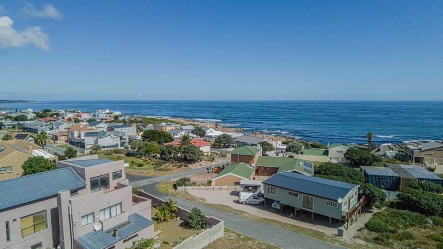 4 Bedroom Property for Sale in Perlemoenbaai Western Cape
